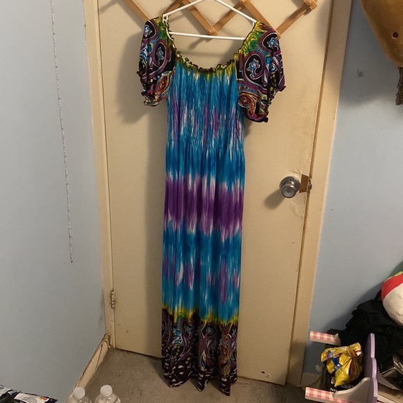 Women’s Beautiful Maccine size large stretchy dress - Picture 2 of 3